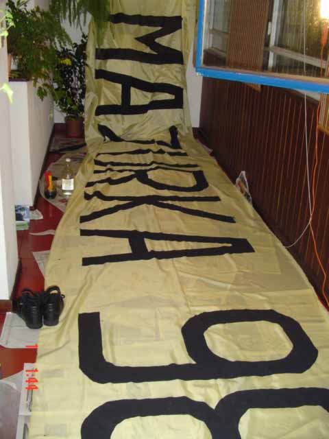 La bandera en etapa de construcción